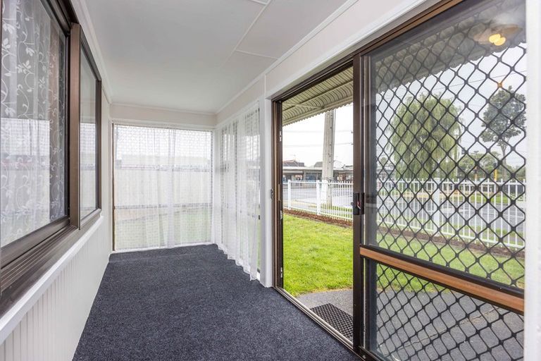 Photo of property in 1 Ranfurly Road, Papatoetoe, Auckland, 2104