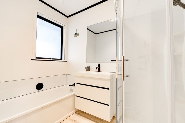 Photo of property in 37 Yvonne Street, Melville, Hamilton, 3206