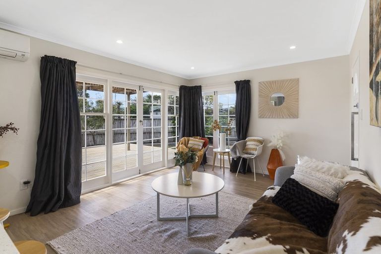 Photo of property in 1/1 Cooper Place, Papakura, 2110