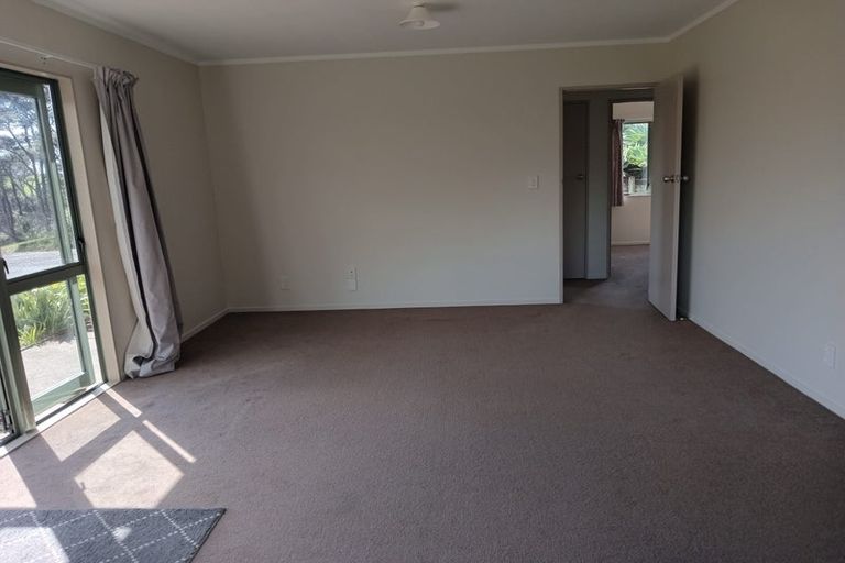 Photo of property in 112 Arrowsmith Road, Waitakere, Henderson, 0782