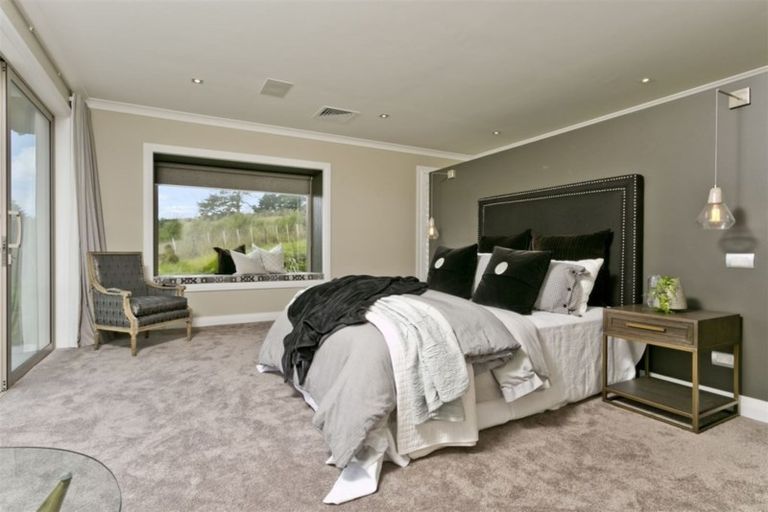 Photo of property in 55 Hartway Grove, Coatesville, 0792