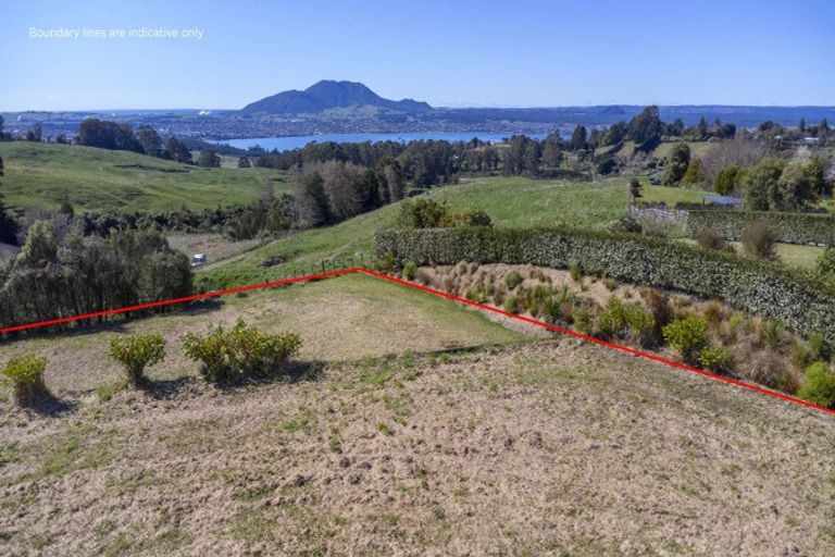 Photo of property in 41 Lomond Grove, Acacia Bay, Taupo, 3385