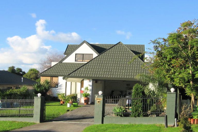 Photo of property in 3/4 Rakaia Rise, Clover Park, Auckland, 2019