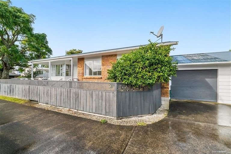 Photo of property in 15a The Circle, Manly, Whangaparaoa, 0930