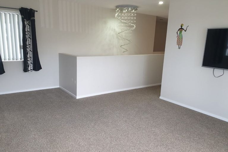 Photo of property in 14 Nandi Lane, Ranui, Auckland, 0612