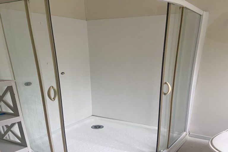 Photo of property in 2 Anderson Terrace, Mount Cook, Wellington, 6021