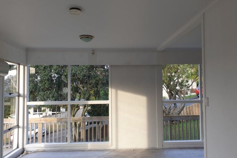 Photo of property in 5 Nor'east Drive, Northcross, Auckland, 0632