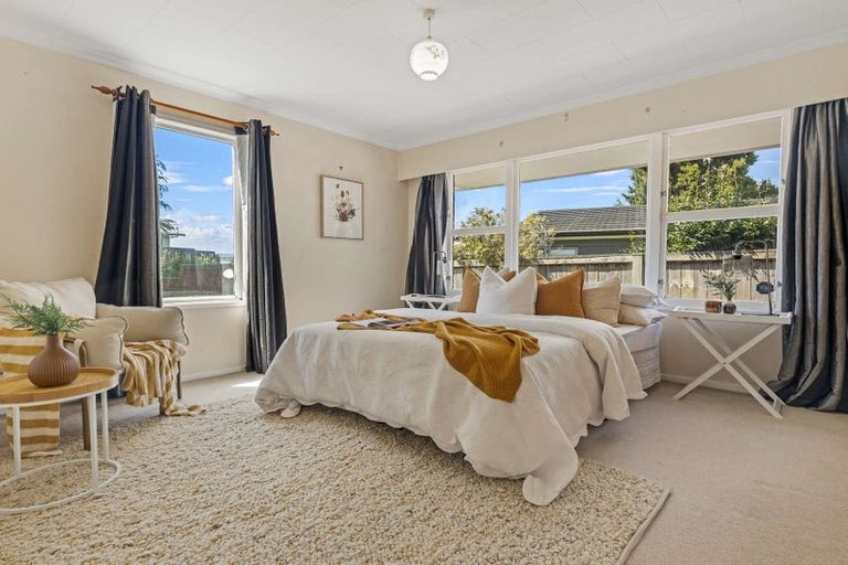 Photo of property in 104 Grand Vue Road, Kawaha Point, Rotorua, 3010