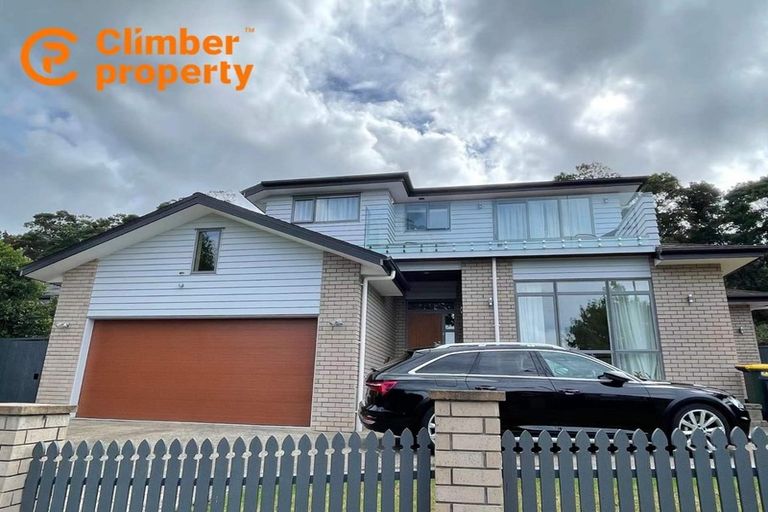 Photo of property in 19 Barnsley Place, Henderson, Auckland, 0612