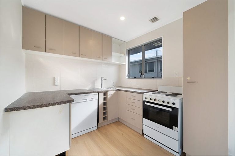 Photo of property in 1/24a Waimumu Road, Massey, Auckland, 0614