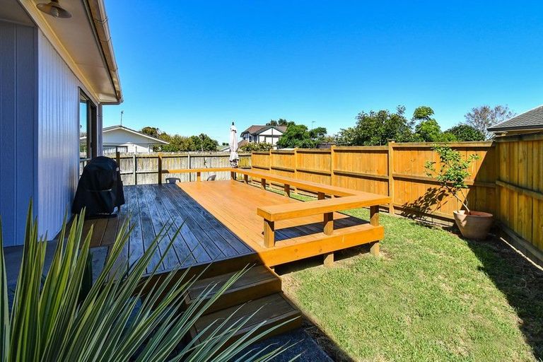 Photo of property in 1/147 Carnoustie Drive, Wattle Downs, Auckland, 2103