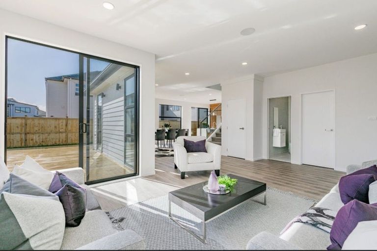 Photo of property in 24 Observation Green, Hobsonville, Auckland, 0616