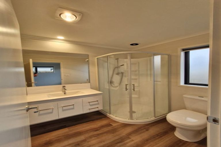 Photo of property in 11 Navy Lane, Papamoa, 3118