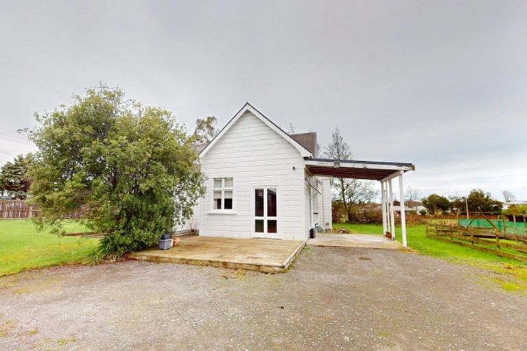 Photo of property in 215 Bridge Street, Bulls, 4818