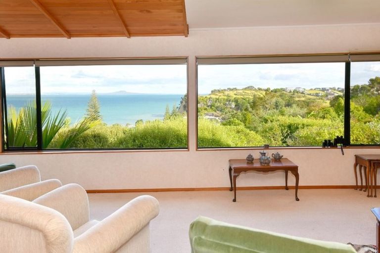 Photo of property in 46 Wade River Road, Stanmore Bay, Whangaparaoa, 0932