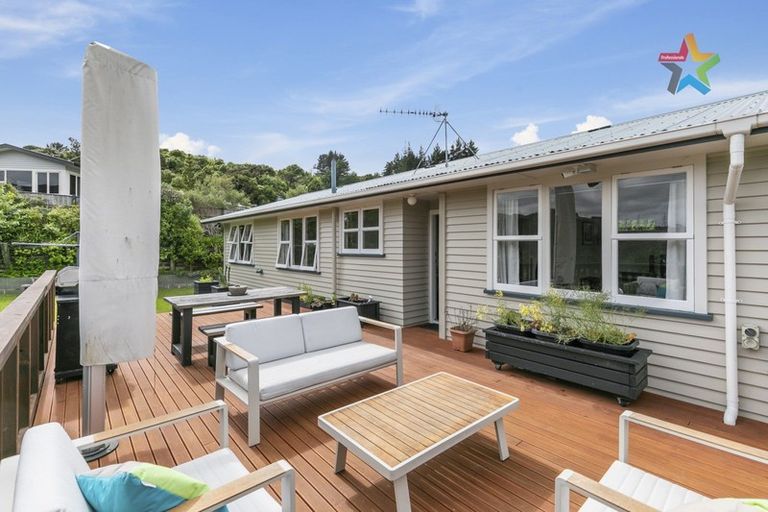 Photo of property in 17 Kingsley Street, Stokes Valley, Lower Hutt, 5019