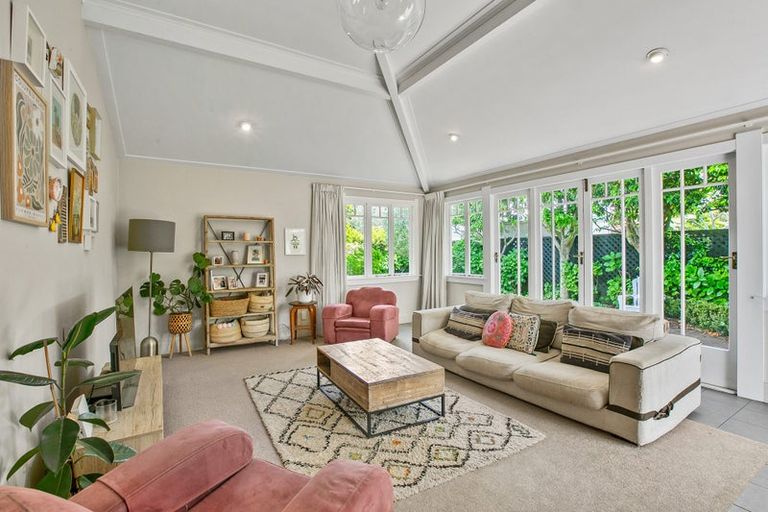 Photo of property in 24 Stoke Street, Westown, New Plymouth, 4310