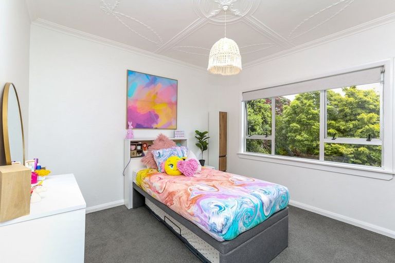Photo of property in 41 Queens Road, Glen Avon, New Plymouth, 4312