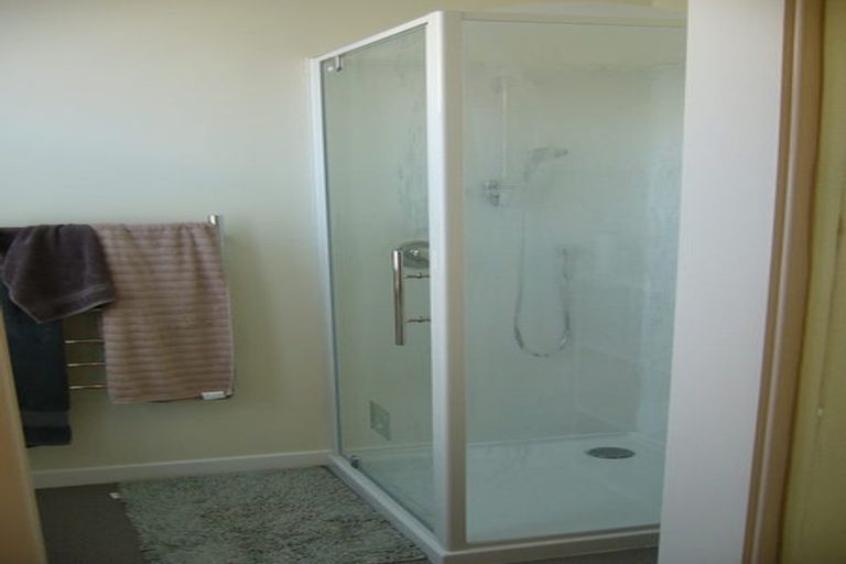 Photo of property in 2/25 Clifton Terrace, Kelburn, Wellington, 6012