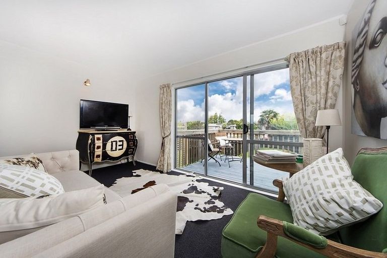 Photo of property in 1/8 Slim Place, Clendon Park, Auckland, 2103