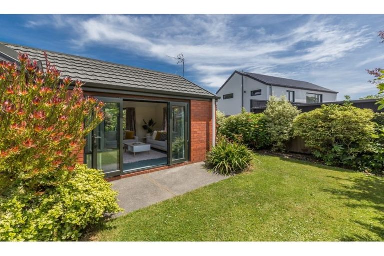 Photo of property in 6 Oakview Lane, Cashmere, Christchurch, 8022