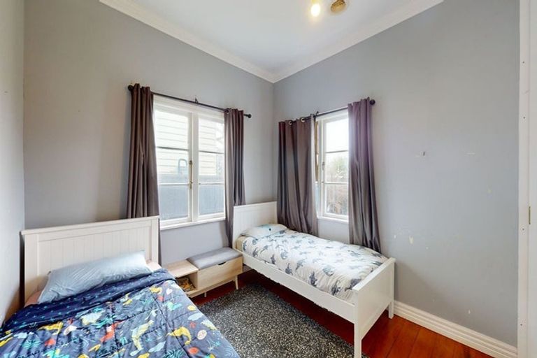 Photo of property in 47 Freyberg Street, Lyall Bay, Wellington, 6022