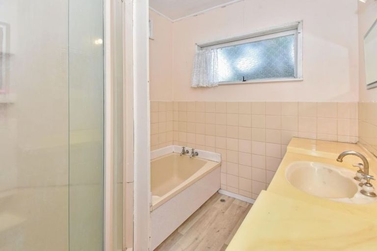 Photo of property in 42a Wedgwood Avenue, Mangere East, Auckland, 2024