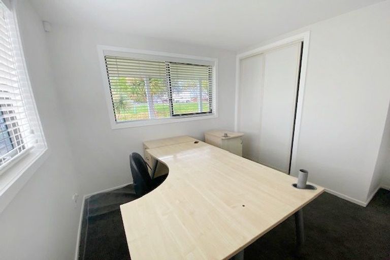 Photo of property in 1 Bank Street, Amberley, 7410