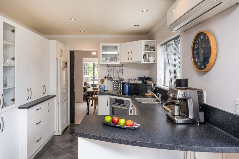 Photo of property in 1 Earl Place, Hokowhitu, Palmerston North, 4410