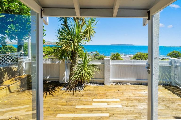 Photo of property in 31 Moana Road, Plimmerton, Porirua, 5026