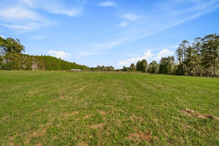 Photo of property in 230 Riverhead Road, Kumeu, 0892