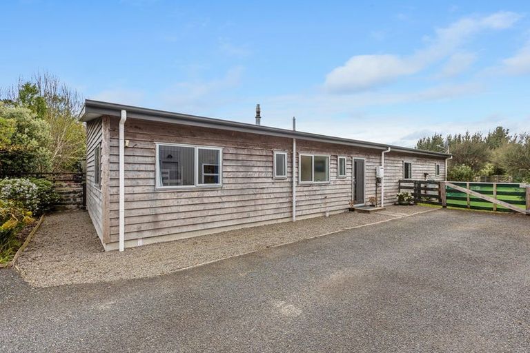 Photo of property in 14 Mahoetahi Road, Sentry Hill, Waitara, 4382