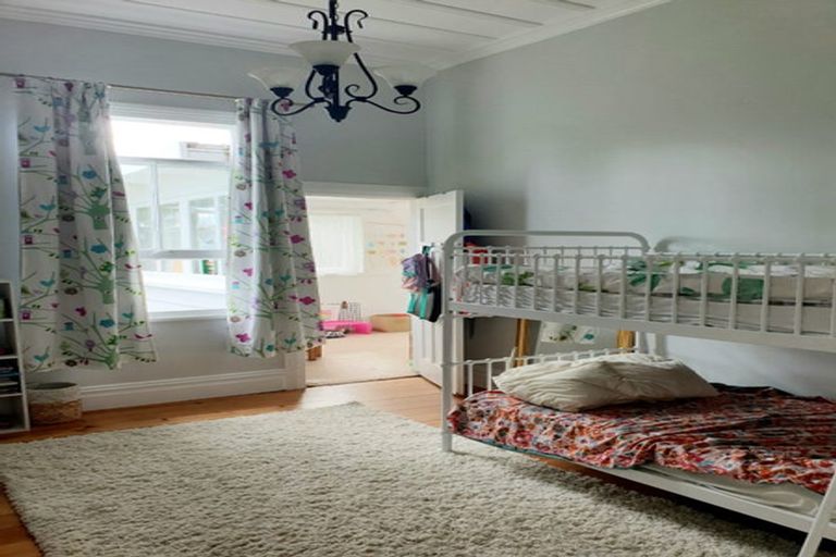 Photo of property in 27 Tramway Road, Beach Haven, Auckland, 0626