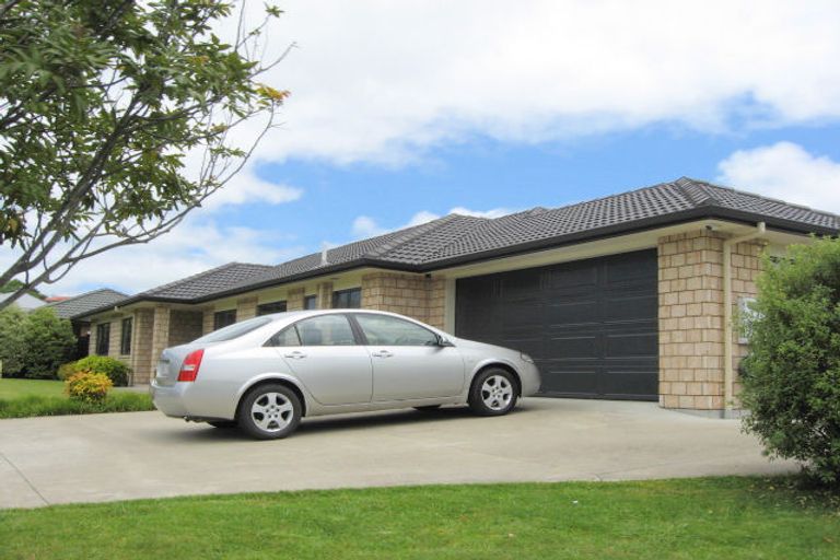 Photo of property in 8 Four Oaks Place, Pukekohe, 2120