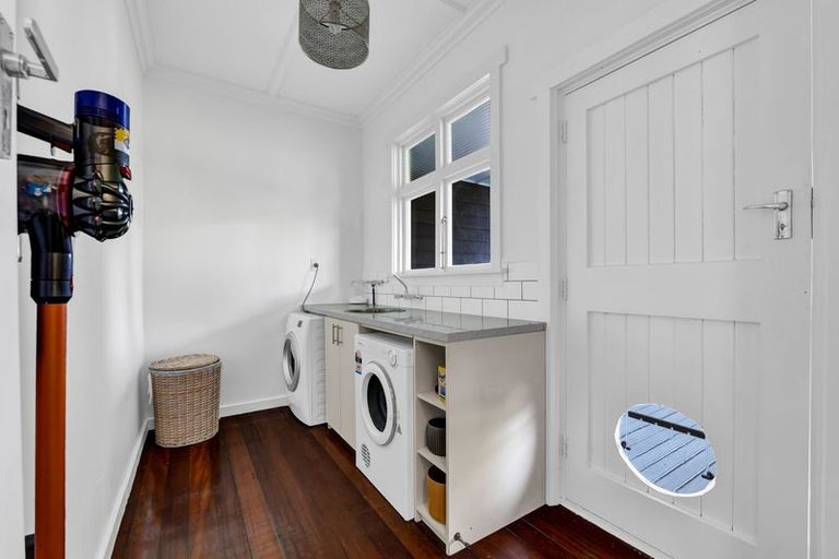 Photo of property in 48 Karina Road, Merrilands, New Plymouth, 4312