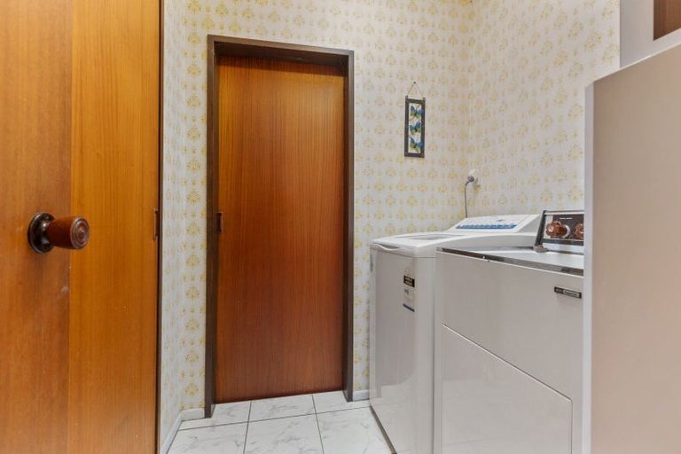 Photo of property in 1 Cannon Street, Westown, New Plymouth, 4310