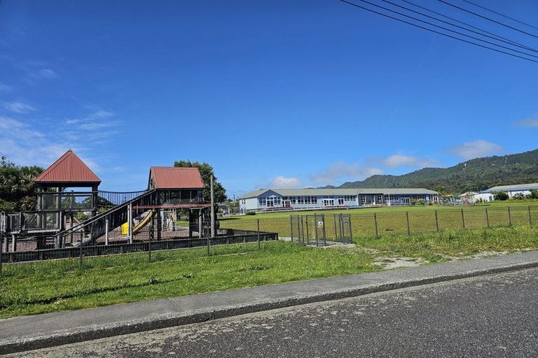 Photo of property in 72 Somerled Avenue, Dunollie, Runanga, 7803