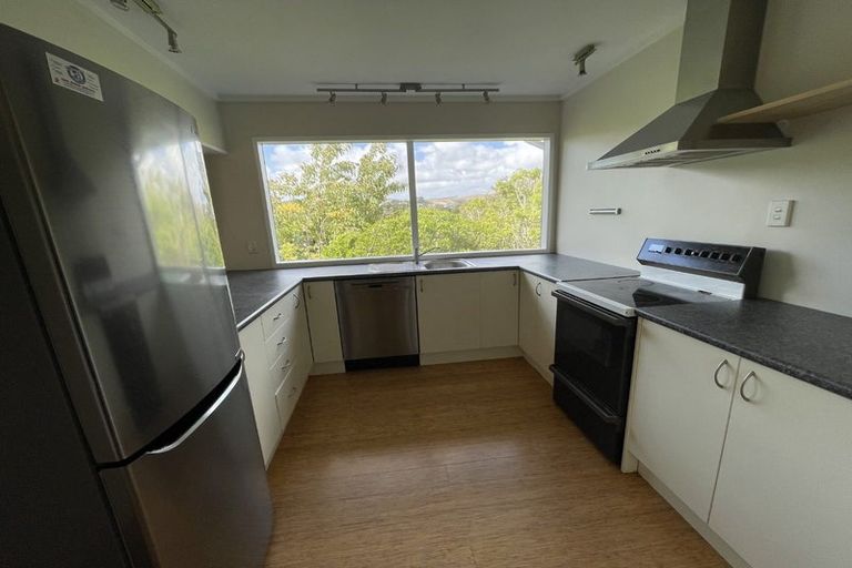 Photo of property in 10 Goddard Grove, Churton Park, Wellington, 6037