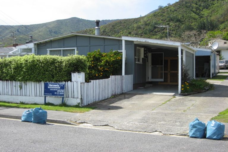 Photo of property in 71b Hampden Street, Picton, 7220