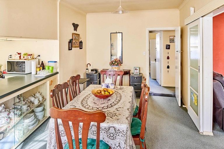 Photo of property in 4 Cambridge Street, Tawa, Wellington, 5028