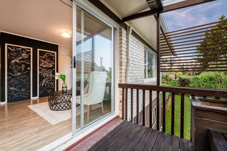 Photo of property in 2/7 Dakota Avenue, Beach Haven, Auckland, 0626