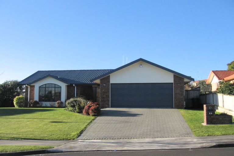 Photo of property in 25 Bramley Drive, Rototuna, Hamilton, 3210
