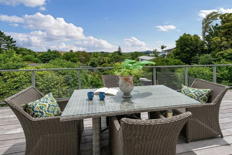 Photo of property in 19 Copperfield Terrace, Mellons Bay, Auckland, 2014