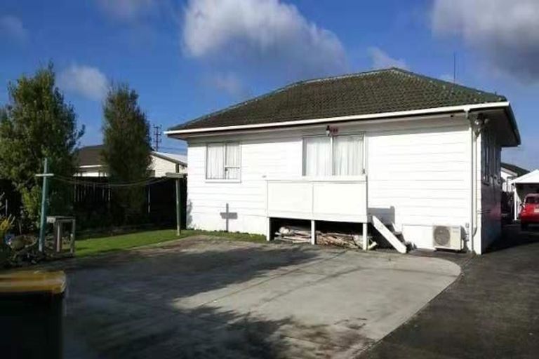 Photo of property in 2 Silverstone Place, Henderson, Auckland, 0612