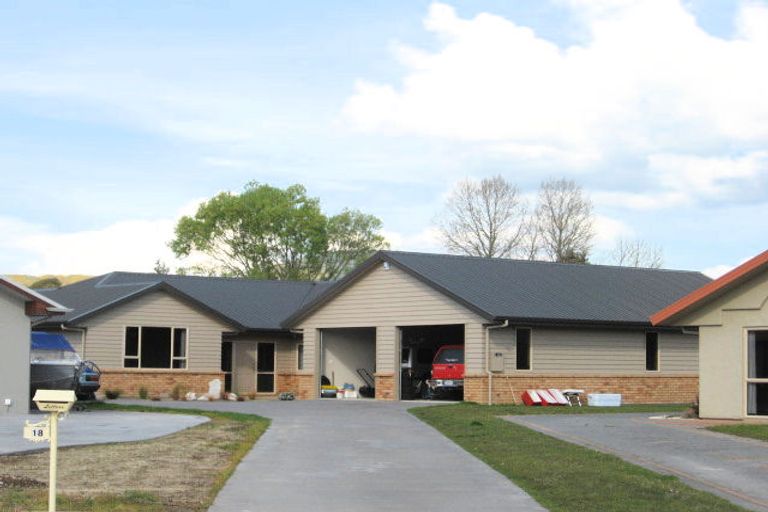 Photo of property in 18 Holden Avenue, Holdens Bay, Rotorua, 3010