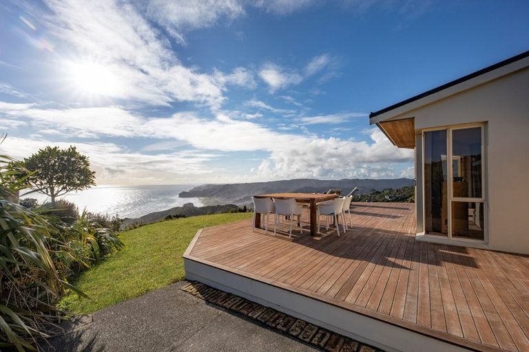 Photo of property in 43a Te Ahuahu Road, Piha, New Lynn, 0772