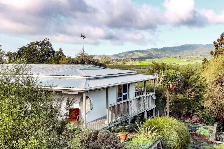 Photo of property in 46 Bays Road, Orere Point, Papakura, 2585
