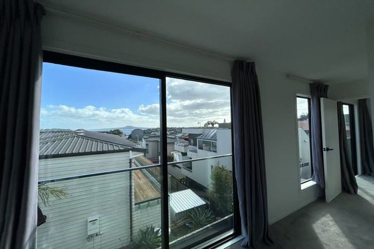 Photo of property in 12e Sea Spray Drive, Bucklands Beach, Auckland, 2012