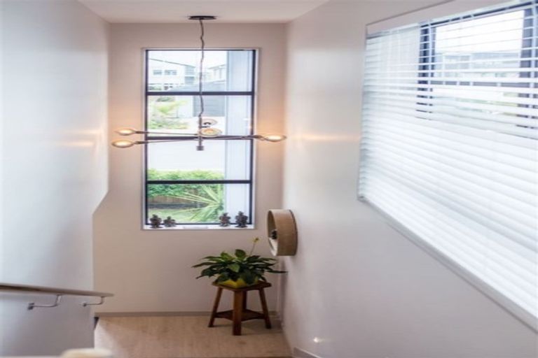 Photo of property in 10 Hangar Lane, Whenuapai, Auckland, 0618