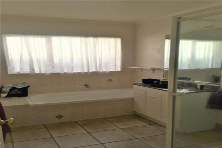 Photo of property in 227a Hill Road, The Gardens, Auckland, 2105